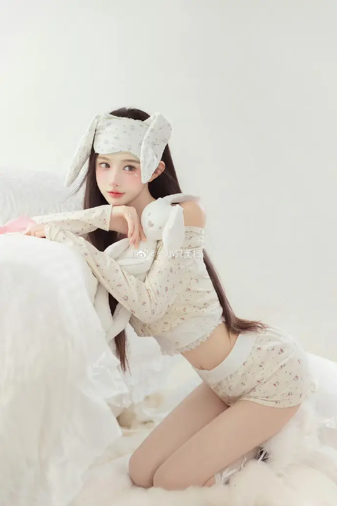 纸片少女角色立绘